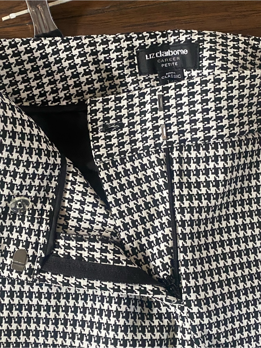 Liz Claiborne Black and White Houndstooth Pants - Picture 3 of 5